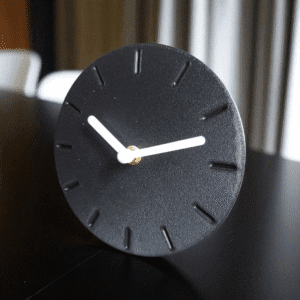 modern desk clock – 3d printed (black with white hands)