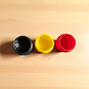 mini desk pot trio – black, red & yellow (3d printed set with trays)